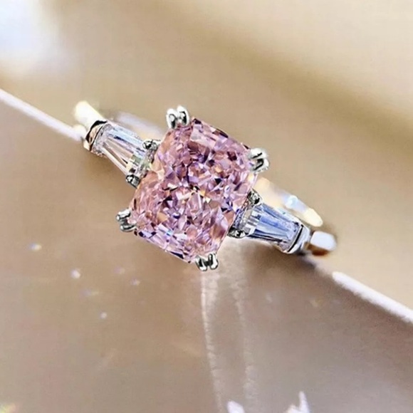 Jewelry - Elegant Pink and Silver Women's Ring